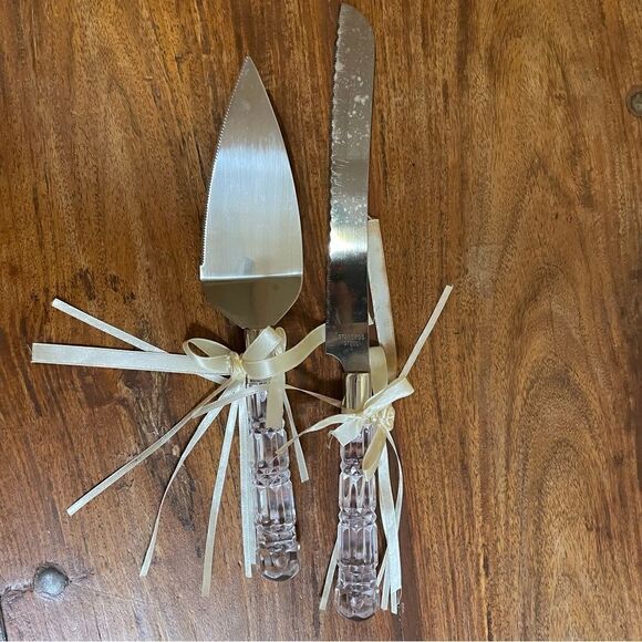 Set of Wedding Cake Knife and Server / Acrylic and Stainless Steel EUC - Picture 9 of 15